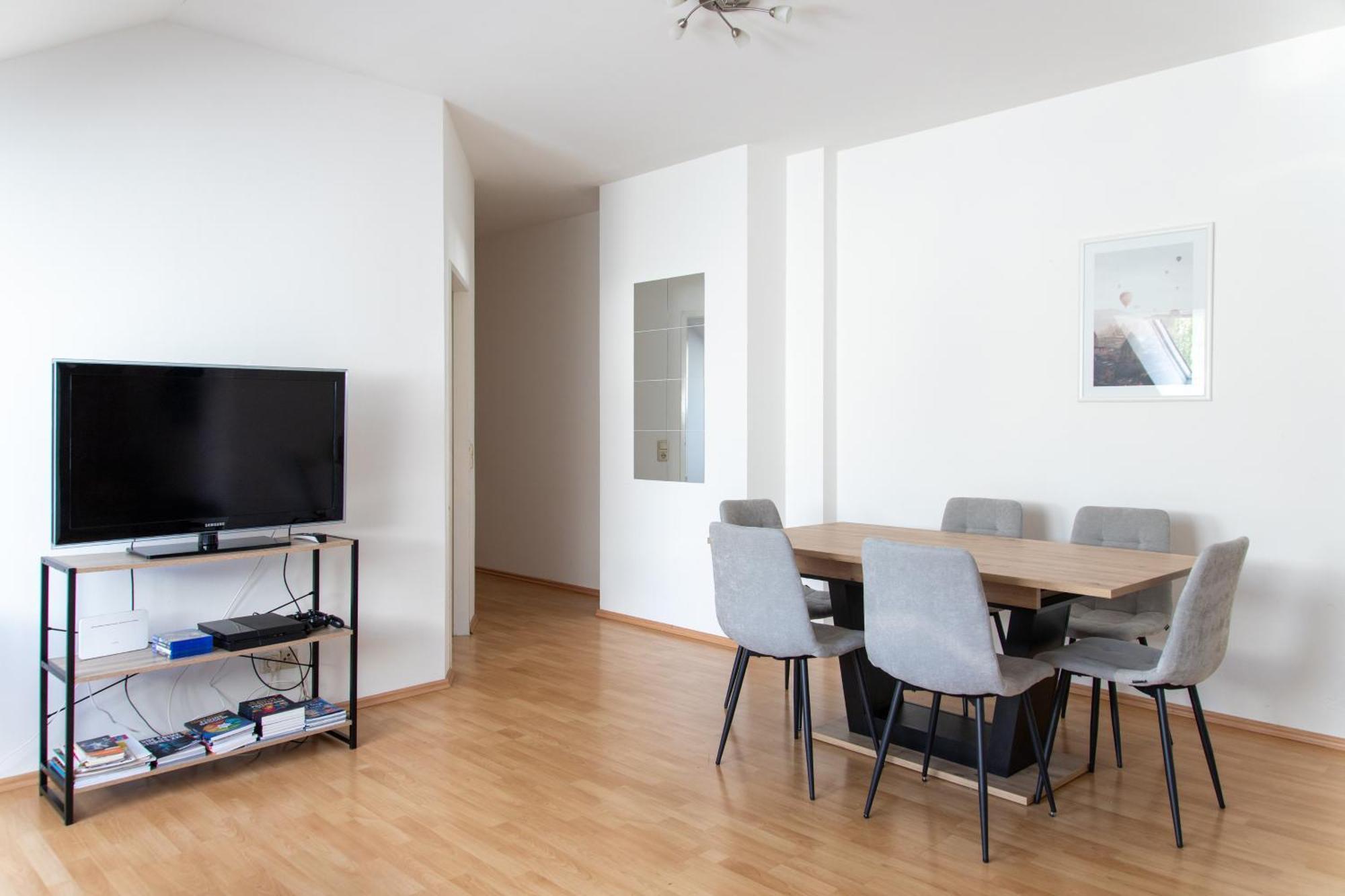 Schoene Wohnung Mit Parkplatz Im Zentrum Von Linz Buitenkant foto